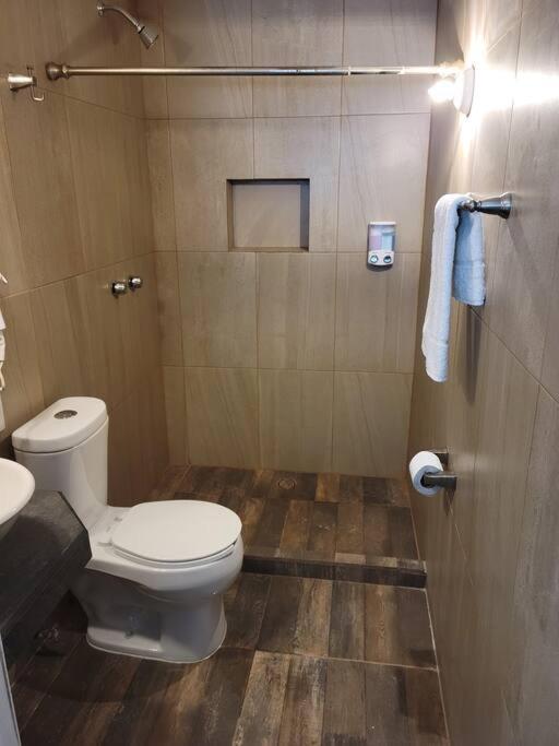 Departamento Privado7, 2 Camas Matri, Parking, Cocina Equipada, Wifi 65 Mb, 2 Climas,Centrico,Tv Smart Apartment Ciudad Valles Exterior photo