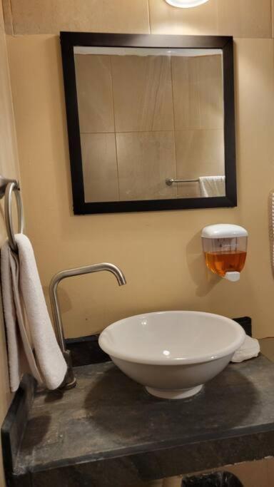 Departamento Privado7, 2 Camas Matri, Parking, Cocina Equipada, Wifi 65 Mb, 2 Climas,Centrico,Tv Smart Apartment Ciudad Valles Exterior photo